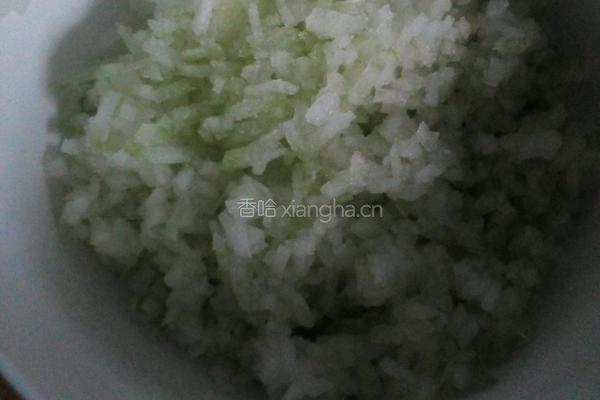 冬瓜馅蒸饺的做法图解1