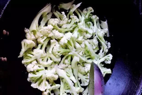干锅有机花菜的做法图解2