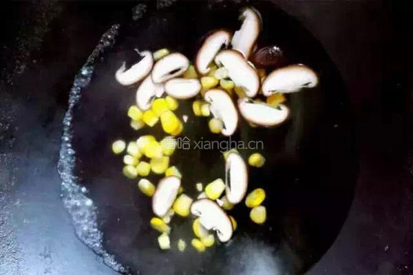 低卡花菜鲜虾披萨的做法图解2