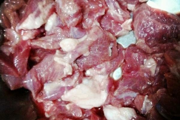 葱爆羊肉的做法图解1