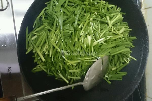 韭菜炒鸡腿菇的做法图解5