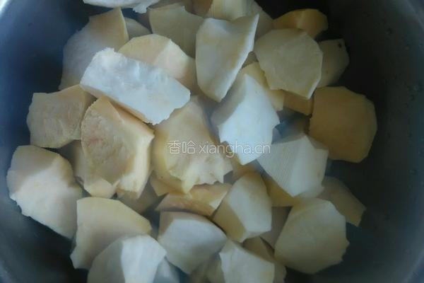 拔丝地瓜的做法图解1