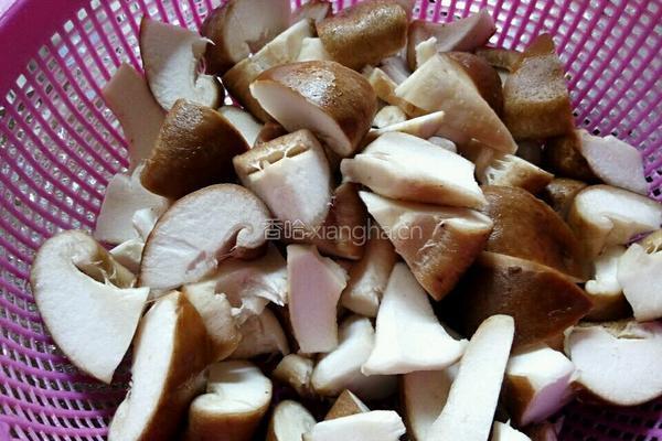 冬菇炒小白菜的做法图解2