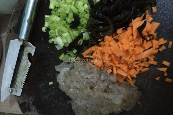 鲜虾腐竹卷的做法图解4