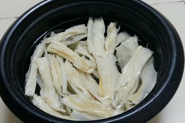 西红杮烧腐竹的做法图解2