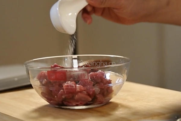孜然羊肉的做法图解2