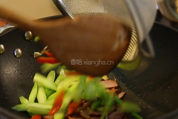 芥蓝炒腊肉的做法图解10