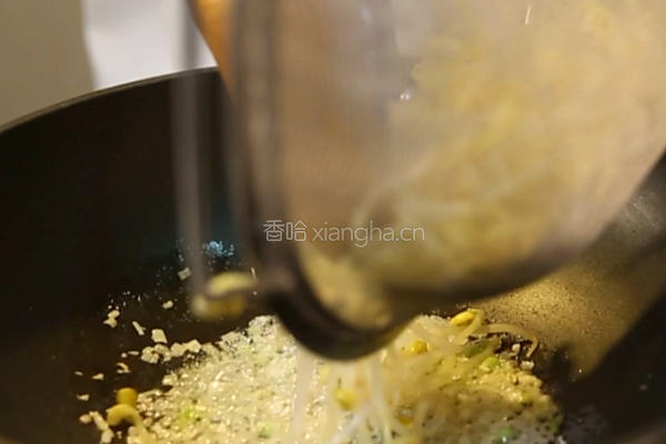 黄豆芽炒粉条的做法图解6