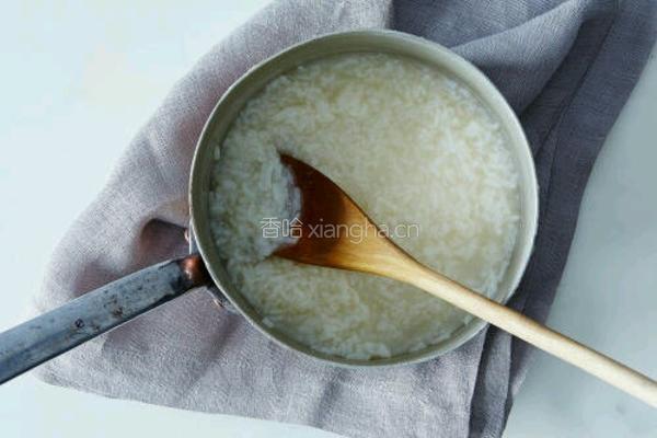 青菜皮蛋瘦肉粥的做法图解2