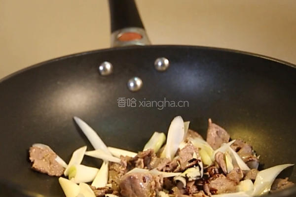 葱爆羊肉的做法图解4