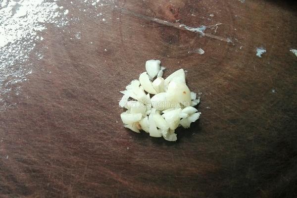 榨菜青椒炒肉丝的做法图解2