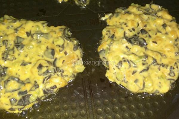 木耳窝瓜芹菜鸡蛋饼的做法图解8