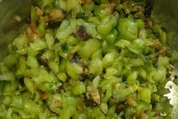 猪肉青菜香菇饺的做法图解6