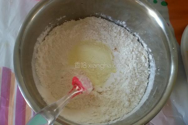 莲蓉蛋黄月饼的做法图解5