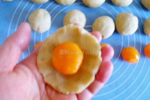 莲蓉蛋黄月饼的做法图解8