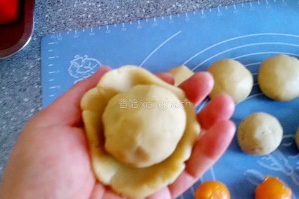 莲蓉蛋黄月饼的做法图解9