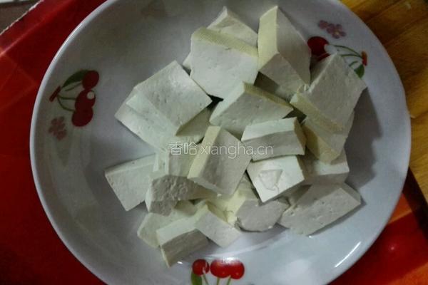 豆芽炒豆腐的做法图解1