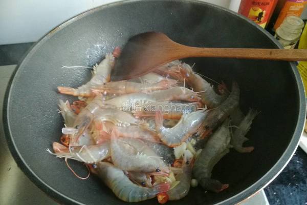 蚝油闷虾的做法图解3