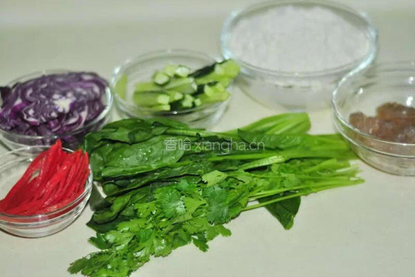 鲜虾仁菠菜卷的做法图解1