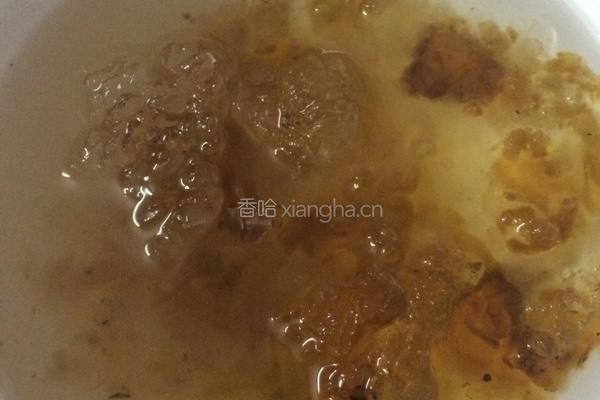 桃胶美颜汤的做法图解2