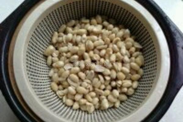 酒鬼花生的做法图解2