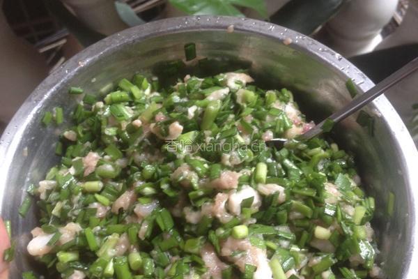 韭菜猪肉饺子的做法图解2