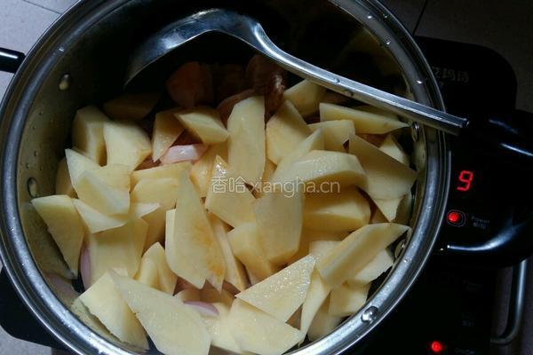 土豆烧肉的做法图解2
