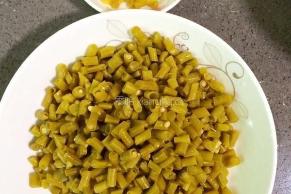 肉末炒酸豆角的做法图解2