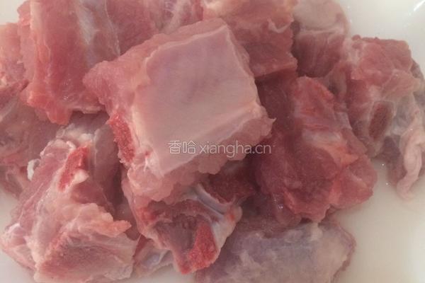 冬瓜排骨汤的做法图解1