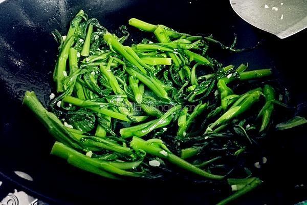蒜蓉炒菜心的做法图解9