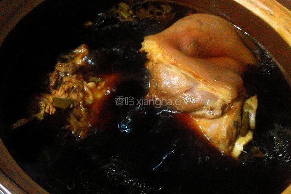 卤猪肘子的做法图解6