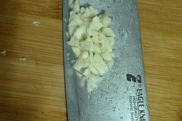肉饼炒娃娃菜的做法图解2