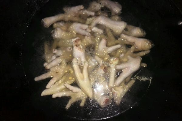 鸡脚木瓜汤的做法图解2