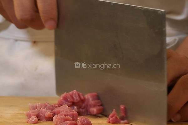 鲜豌豆牛肉粒的做法图解1