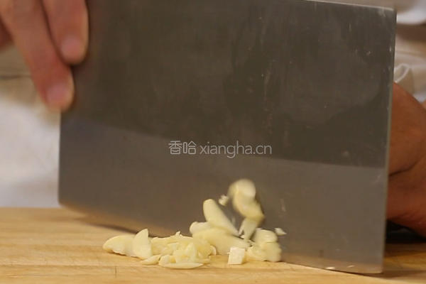 鲜豌豆牛肉粒的做法图解2