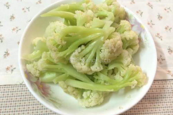 肉片炒菜花的做法图解2