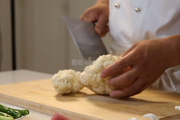 小炒菜花的做法图解1