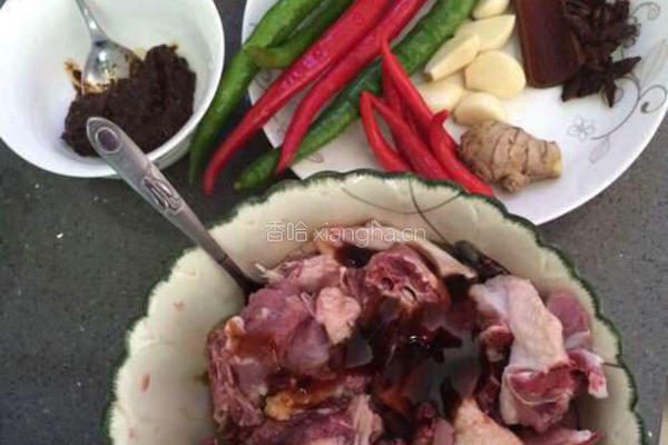 蘑芋烧鸭肉的做法图解7