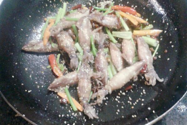 干煸子鱼的做法图解9