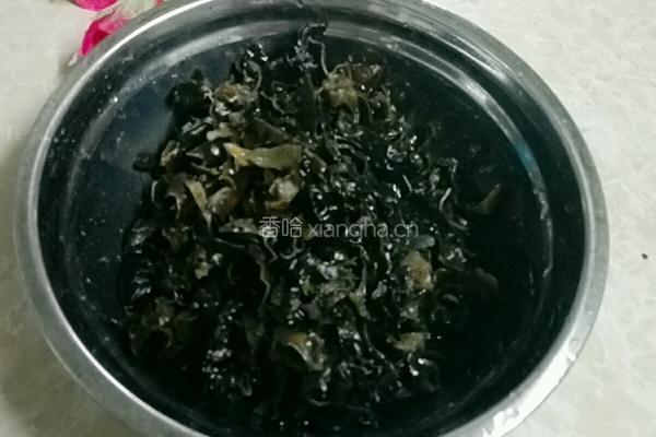 木耳炒瘦肉的做法图解3