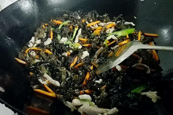 木耳炒瘦肉的做法图解6