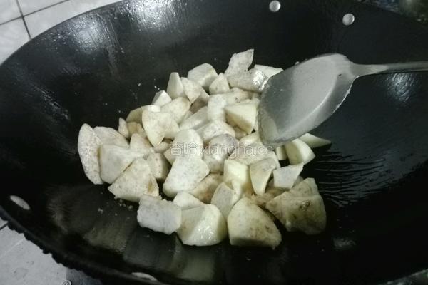焖香芋的做法图解2
