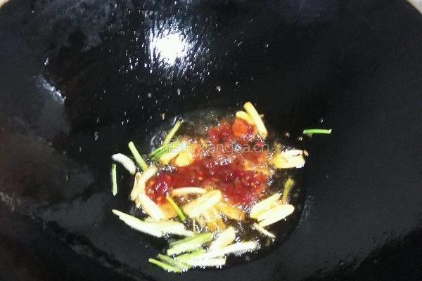 五花肉干煸菜花的做法图解4