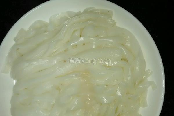 拌肠粉的做法图解1