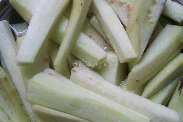 鱼香茄子的做法图解1