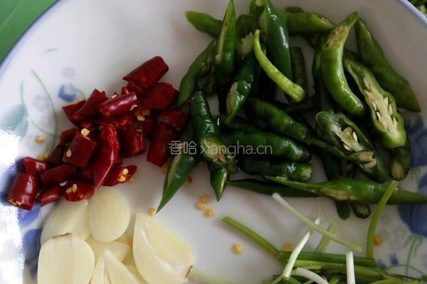 扁豆炒肉的做法图解2