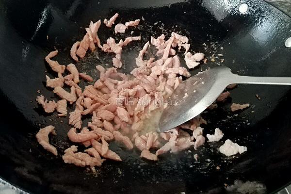 芹菜红椒炒肉丝的做法图解3