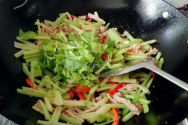 芹菜红椒炒肉丝的做法图解5