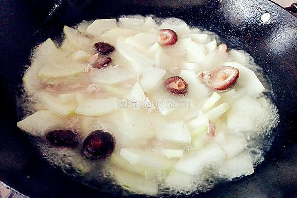 冬菇瘦肉冬瓜汤的做法图解5