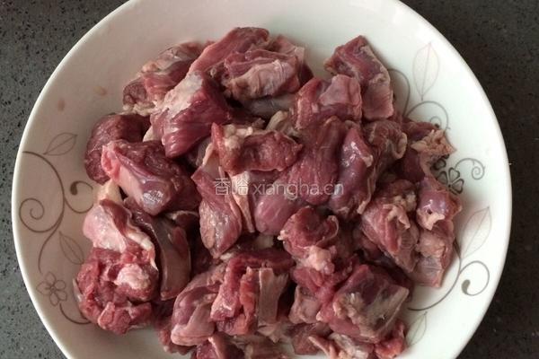 西红柿牛腩土豆的做法图解1